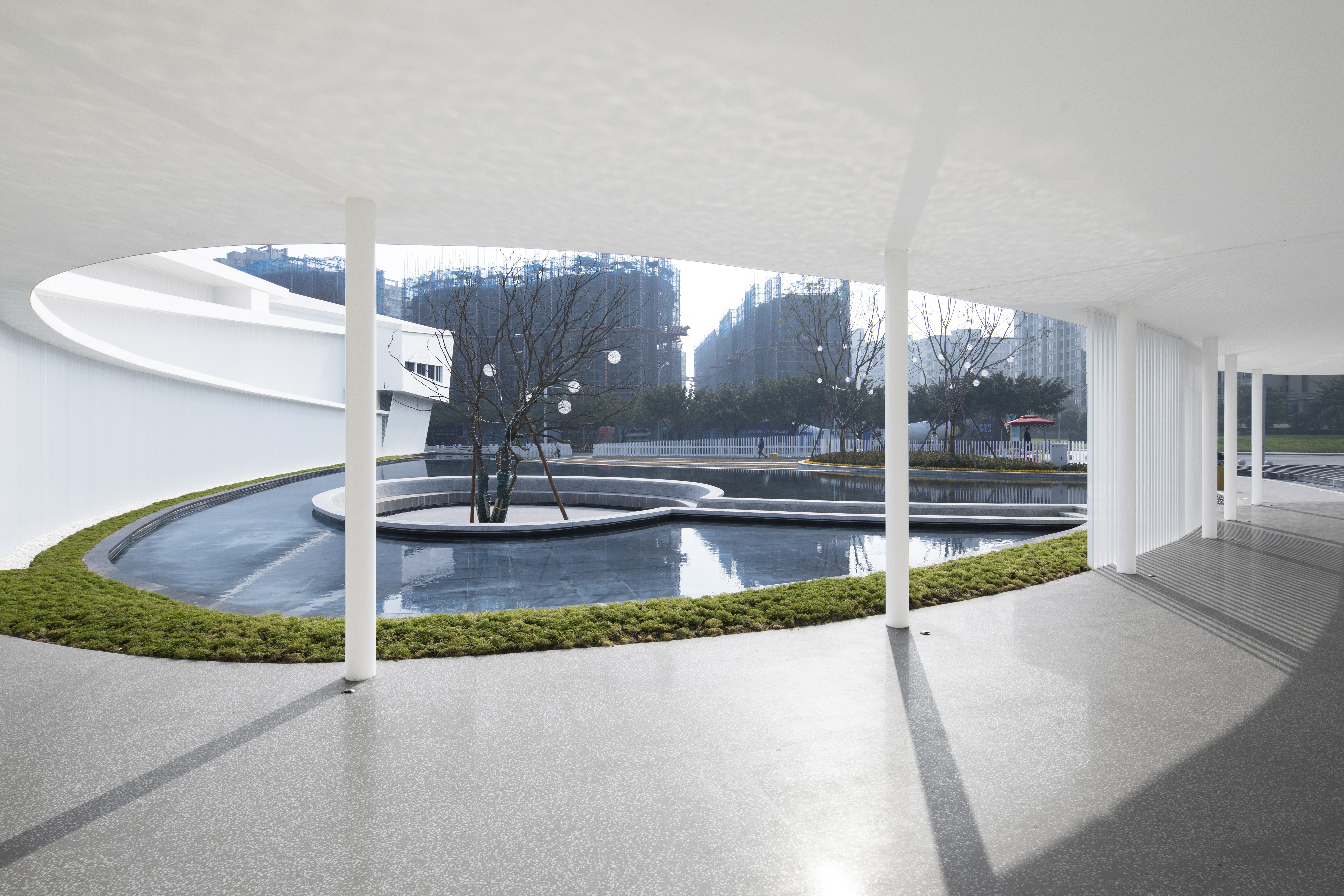 小隐建筑×苏坡艺廊：廊桥意象，一幅光影的画卷(图5)